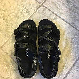 Vionic Paros Sandals- new, size 8, Black